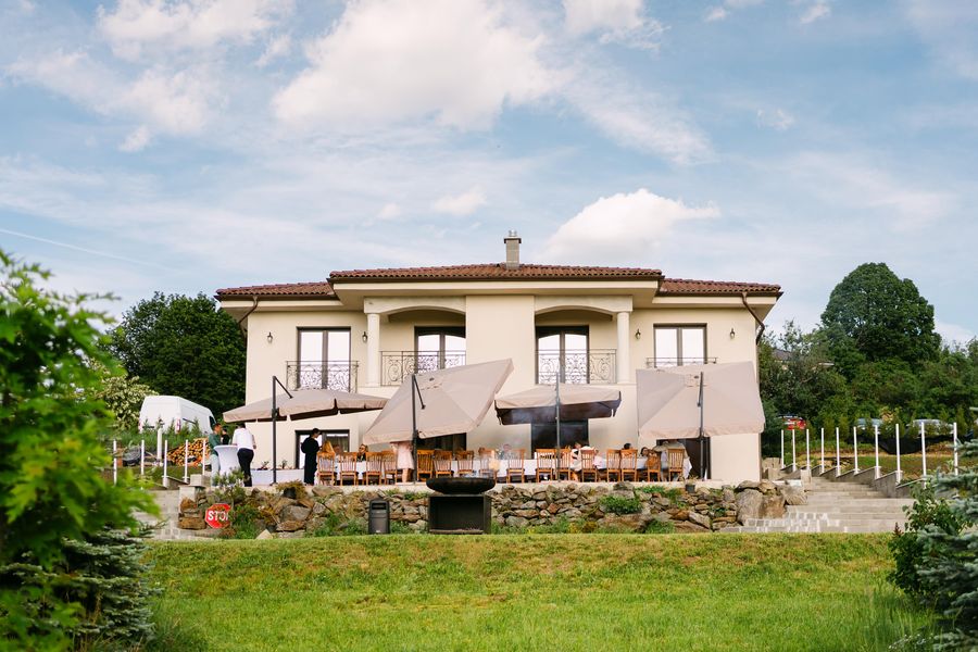 Vila, văzută din grădină — Villa Gouster